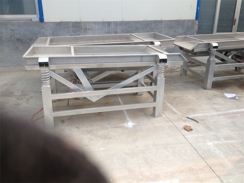 發河北唐山振動篩一臺