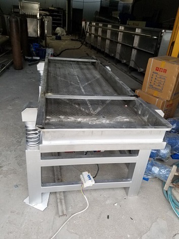 發河南開封不銹鋼豆芽機一臺，振動篩一臺