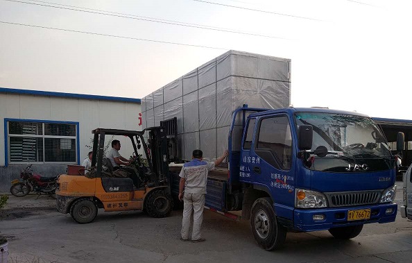 發(fā)往甘肅武威192個盤的苗菜機一臺