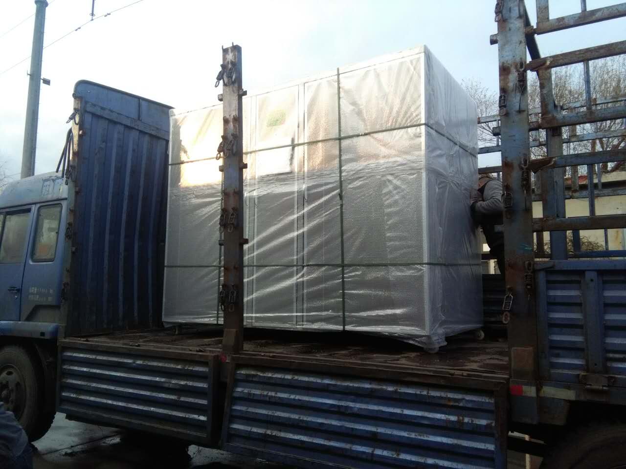 發(fā)往四川的800斤全不銹鋼機器