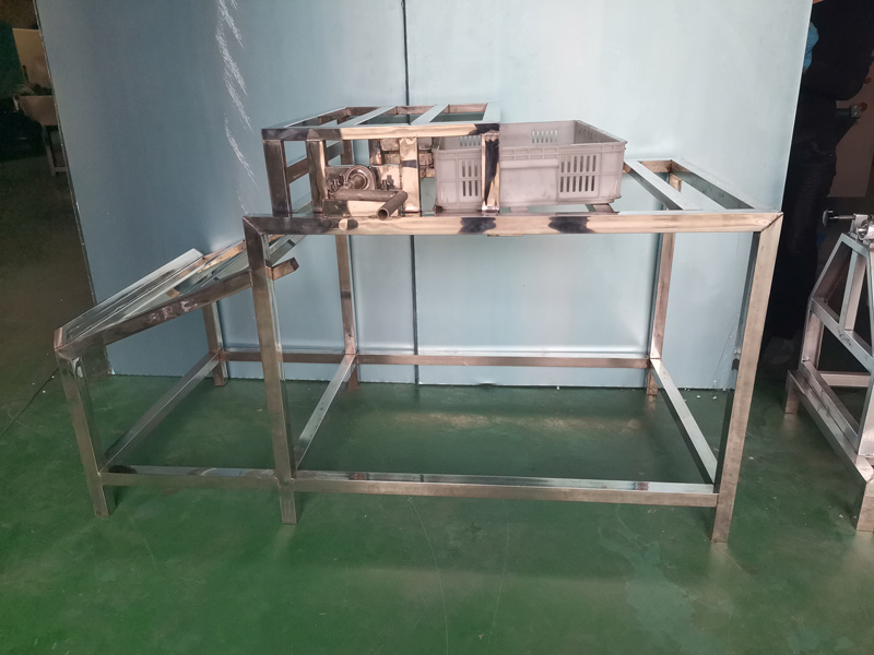 豆腐筐翻轉(zhuǎn)機(jī)