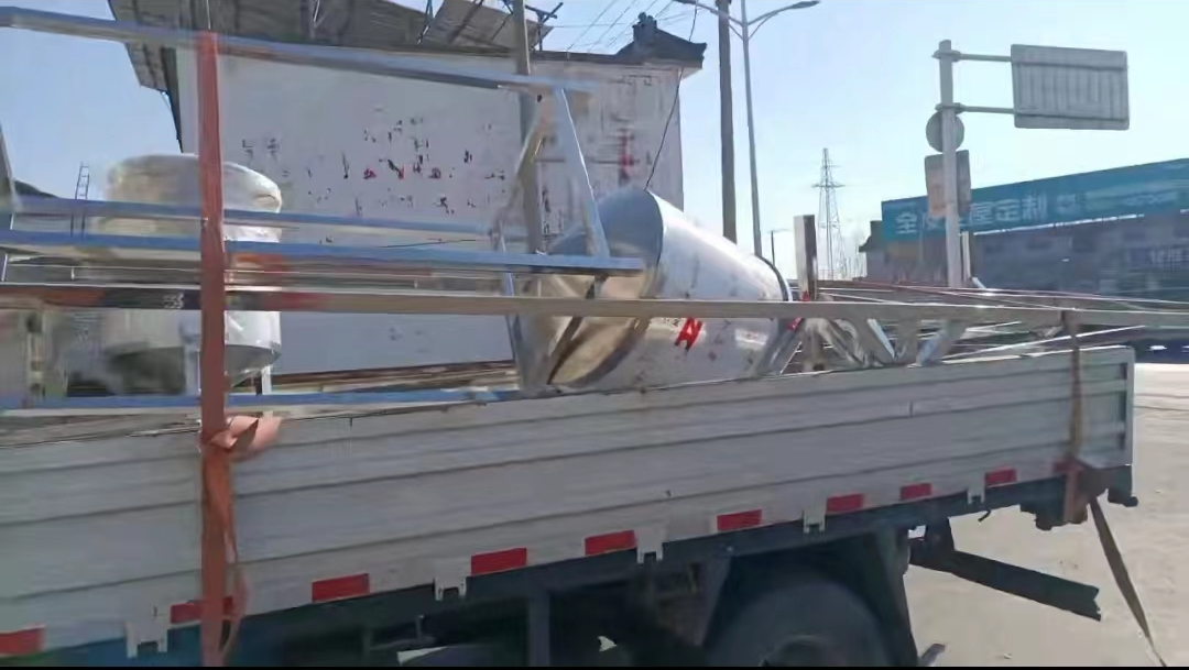 發(fā)往廣州的半自動(dòng)腐竹機(jī)——迪生機(jī)械