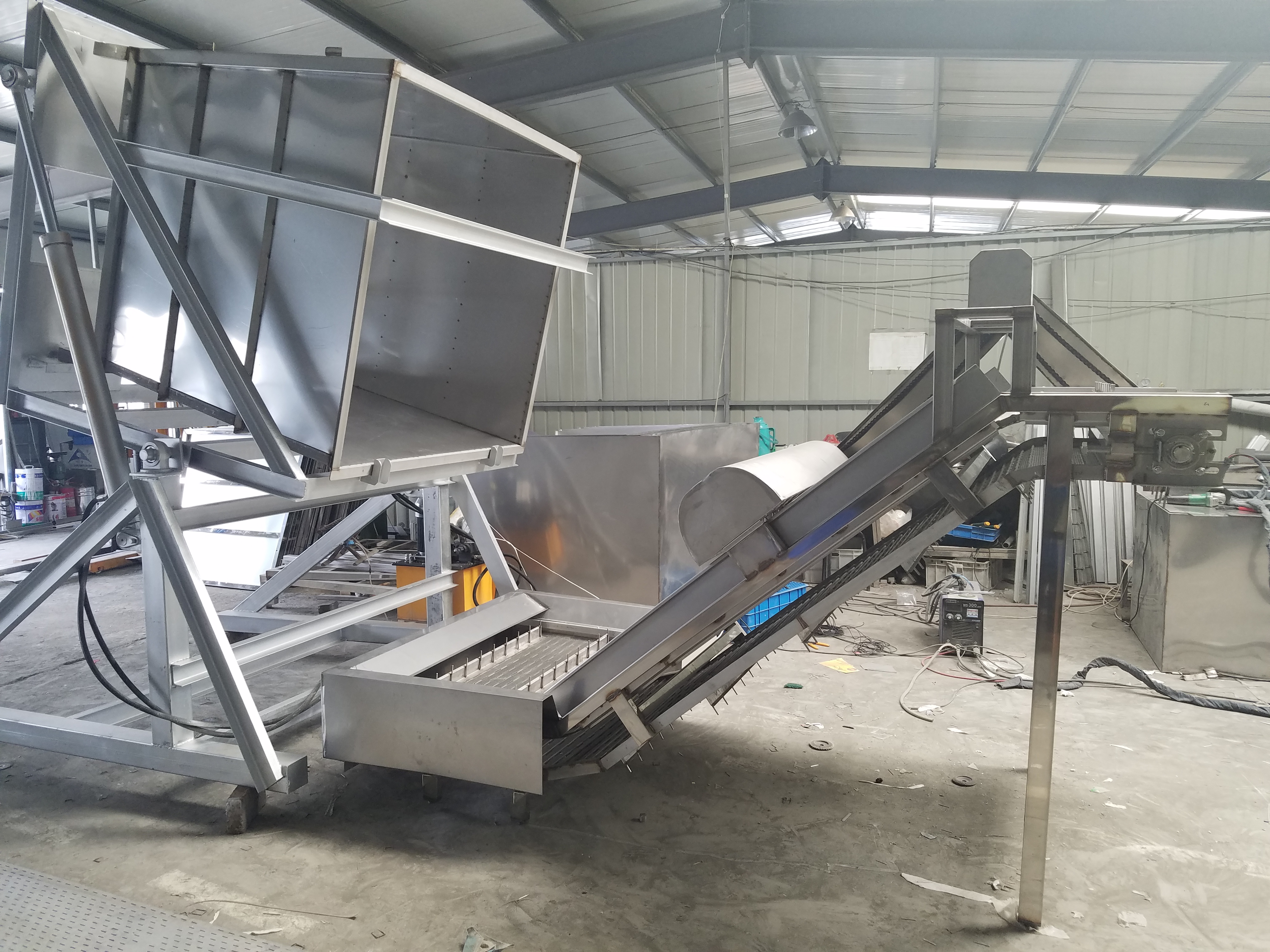 匠心鑄就品質(zhì) 智能賦能生產(chǎn)｜青州迪生自動(dòng)化豆芽翻轉(zhuǎn)機(jī)重磅亮相，助力豆制品行業(yè)提質(zhì)增效